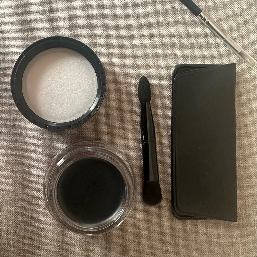 cle de peau achieve bold